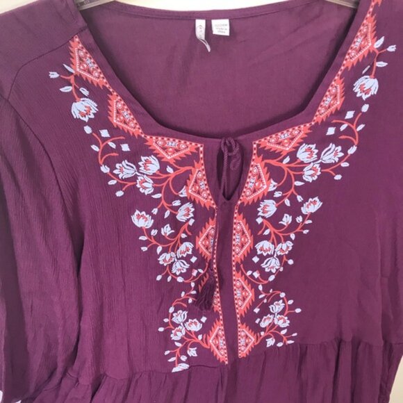 C Est 1946 NEW Boho Embroidery Floral Top Tee Bell Sleeves Shirt Lightweight 24W - Picture 2 of 15
